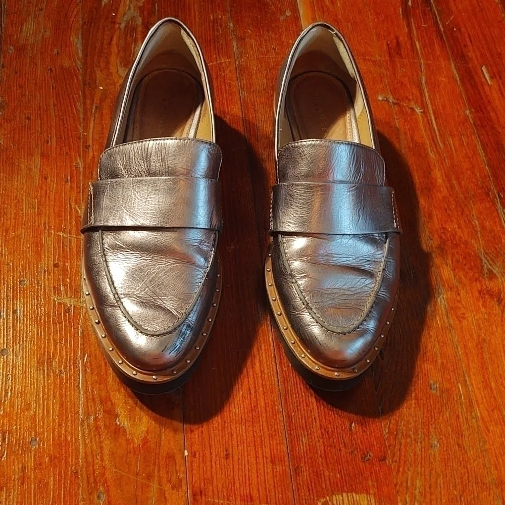 Halogen Silver Leather Chunky Pointed Toe Loafers Sz 6